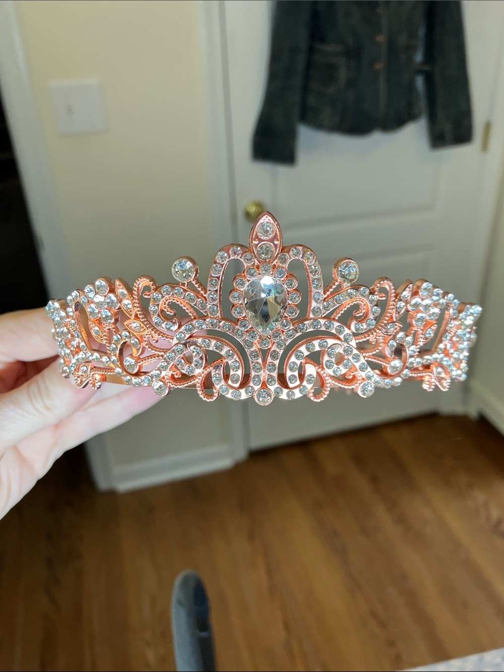 Rose gold tiara with 256 rhinestones